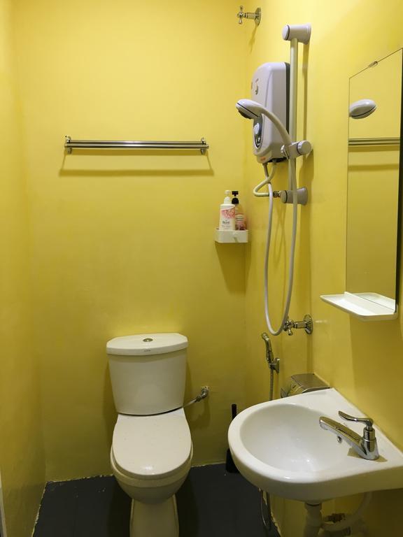 Moon Eleven Hostel Near Klia & Klia2 เซปัง ภายนอก รูปภาพ