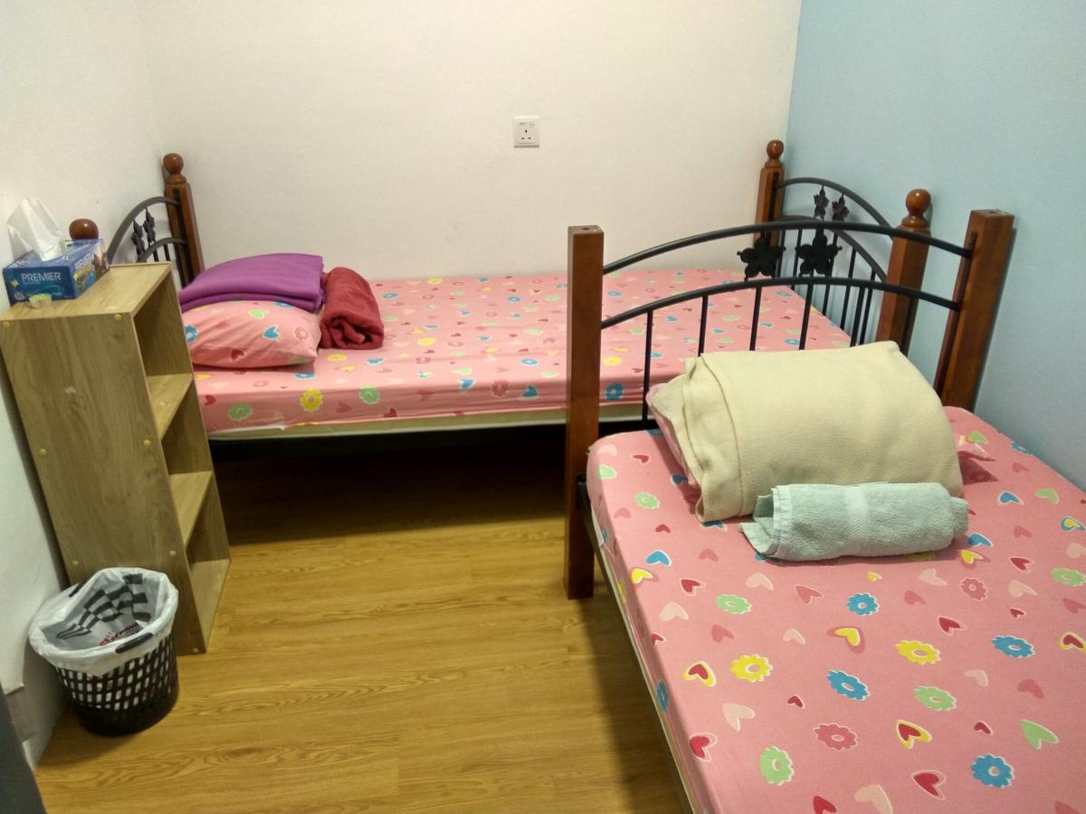 Moon Eleven Hostel Near Klia & Klia2 เซปัง ภายนอก รูปภาพ