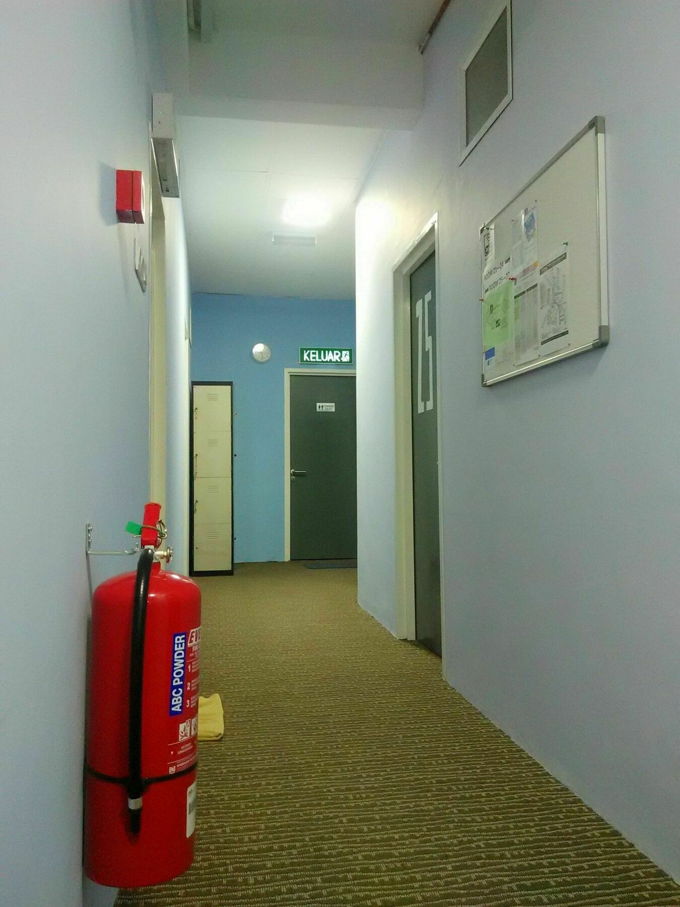 Moon Eleven Hostel Near Klia & Klia2 เซปัง ภายนอก รูปภาพ