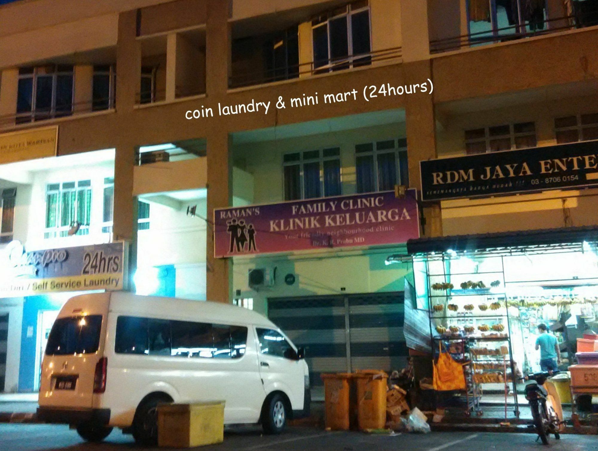 Moon Eleven Hostel Near Klia & Klia2 เซปัง ภายนอก รูปภาพ